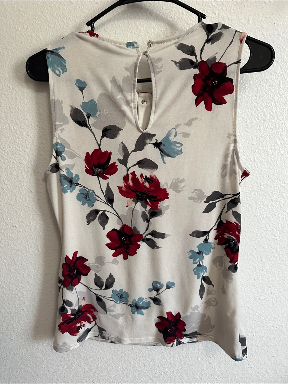 WHBM Sleeveless Grey Blue Red Floral Blouse Size Small - Picture 4 of 9